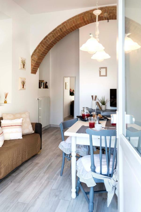Tosca'S House Apartment Palaia Bagian luar foto