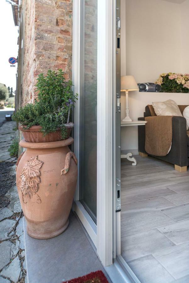 Tosca'S House Apartment Palaia Bagian luar foto